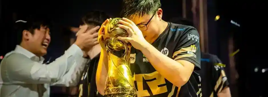 Campeões Mundiais de LoL Uzi